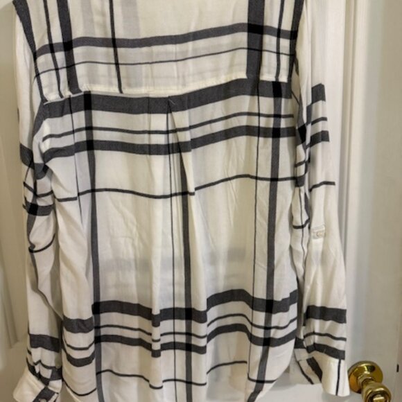 Lucky Brand Black White High Low Top Roll Tab Sleeve Blouse Boho Abstract Print - Picture 11 of 11